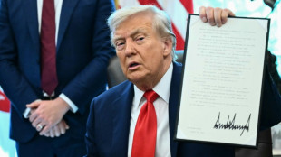 Trump sugiere que a los estadounidenses tal vez les guste "un dictador"