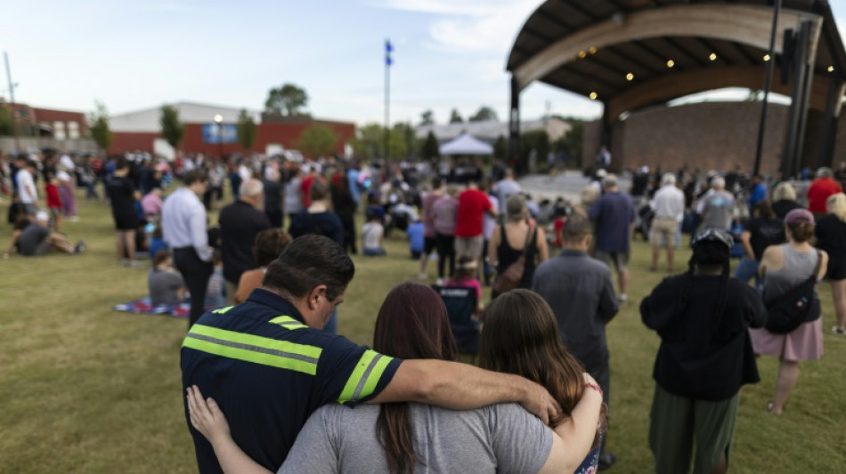 Adolescente de 14 anos &eacute; indiciado por assassinato de 4 pessoas em escola nos EUA