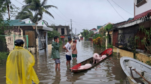 Super Typhoon Fung-wong makes landfall in Philippines