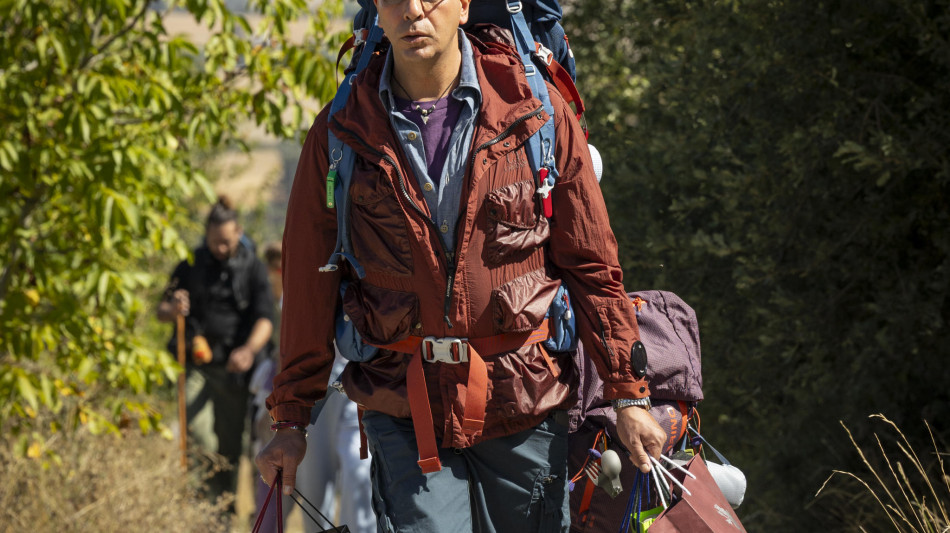 Film dei record 'Buen Camino' di Checco Zalone su Netflix dal 29 aprile