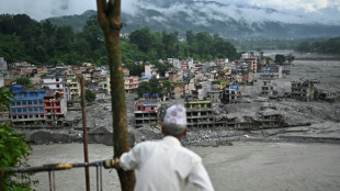 Suche nach weiteren &Uuml;berlebenden in Nepal zwei Wochen nach Sturzflut im Himalaya