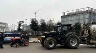 Trattori bloccano traffico a Milano contro il trattato Mercosur