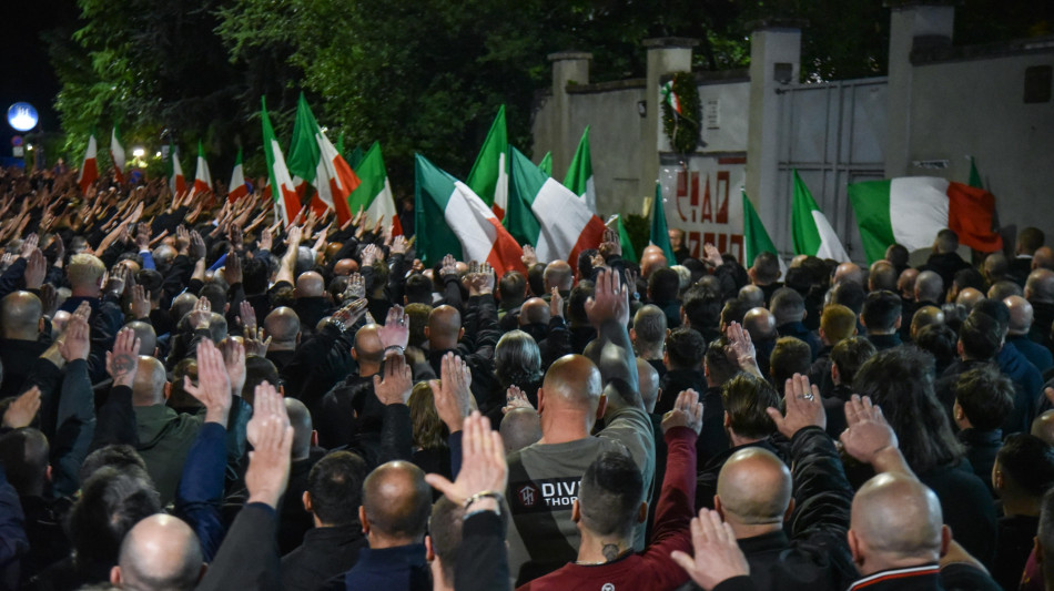 Confermate 23 assoluzioni per i saluti romani al corteo per Ramelli