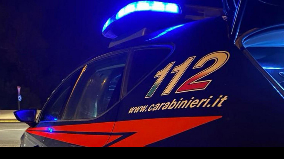 Uccide la moglie a coltellate, fermato nella notte ha confessato