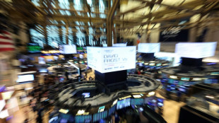 Stock markets diverge awaiting Fed signals as tech sell-off deepens