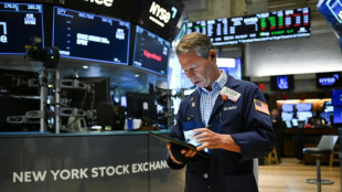 Wall Street termine la semaine en baisse, plombée par l'escalade au Moyen-Orient