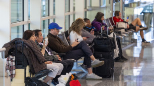 Caos shutdown negli Usa, 800 voli cancellati e 1.200 in ritardo