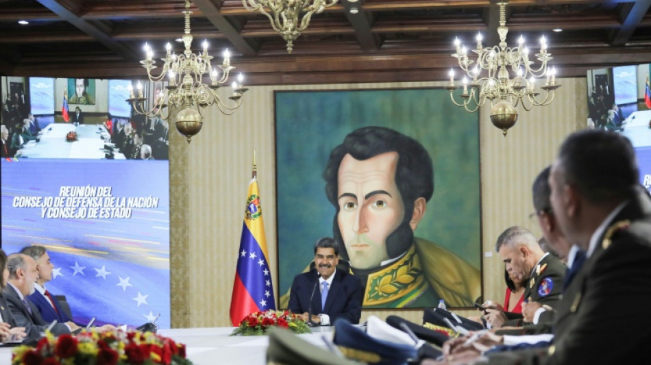 Maduro exige 'm&atilde;o de ferro' ap&oacute;s protestos que deixaram 25 mortos na Venezuela