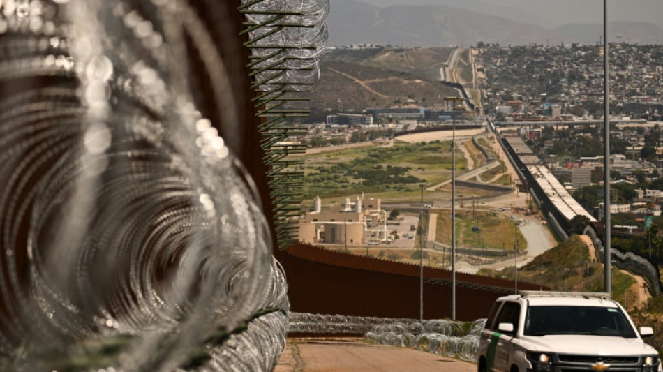 EEUU registra "mínimo histórico" de migrantes interceptados en frontera con México