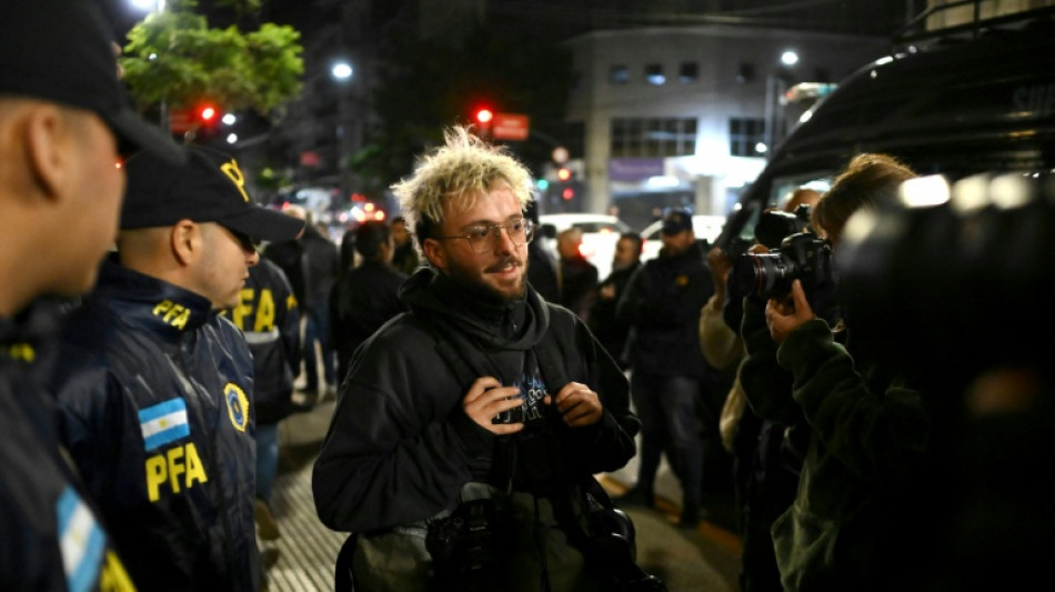 Colaborador da AFP é detido em manifestação de aposentados na Argentina