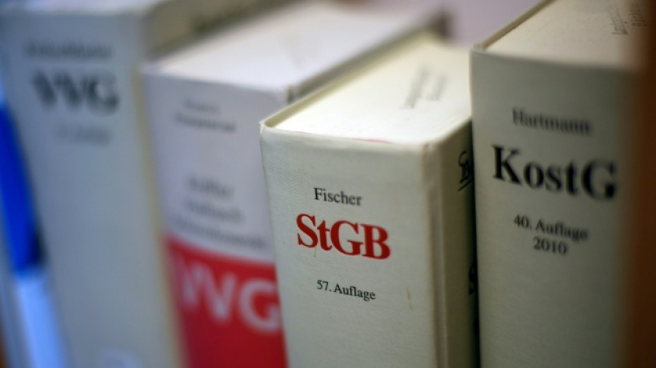 Rund 250 F&auml;lle von Urkundenf&auml;lschung: Mehr als sieben Jahre Haft in Niedersachsen