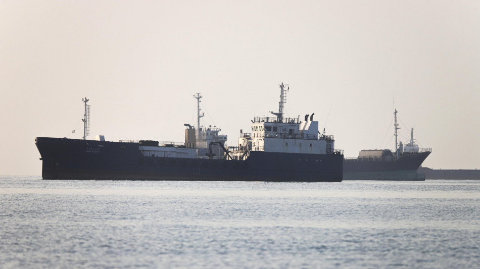 Iran, 'nessun accordo su Hormuz, lo Stretto resta chiuso'