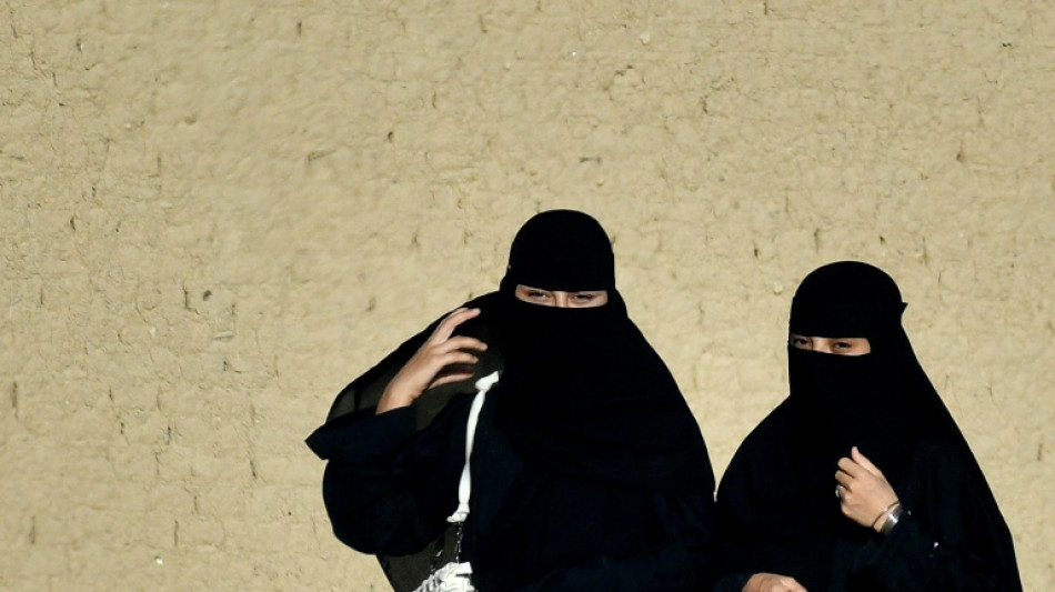 La CPI emite órdenes de arresto contra dos dirigentes talibanes por persecución de las mujeres