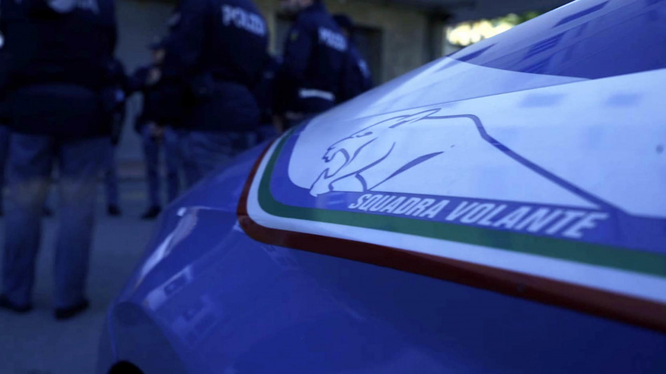 Violenza sessuale a Milano, donna si difende a morsi, un arresto