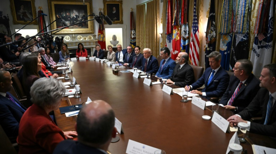 El show debe continuar: así fue la maratónica reunión de gabinete de Trump