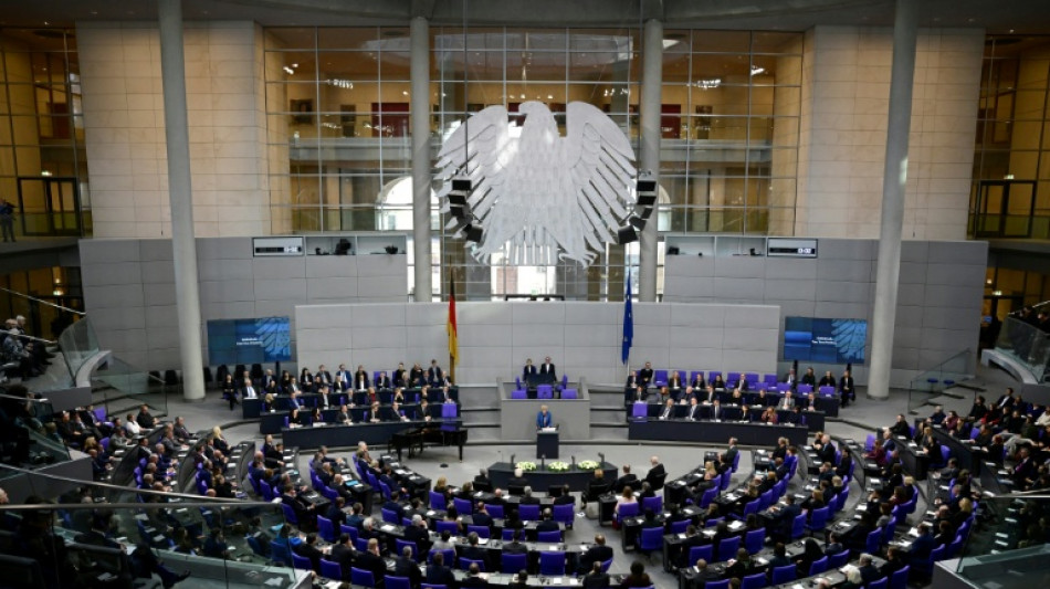 Bundestag stimmt &uuml;ber Tankrabatt und Entlastungspr&auml;mie f&uuml;r Arbeitnehmer ab