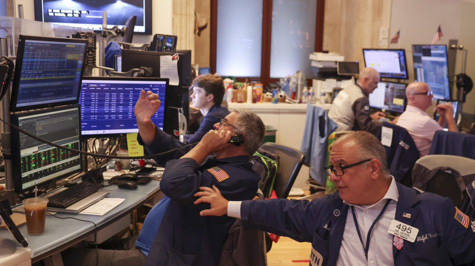 Wall Street apre in calo con tensioni Usa-Iran, Dow Jones -1,02%