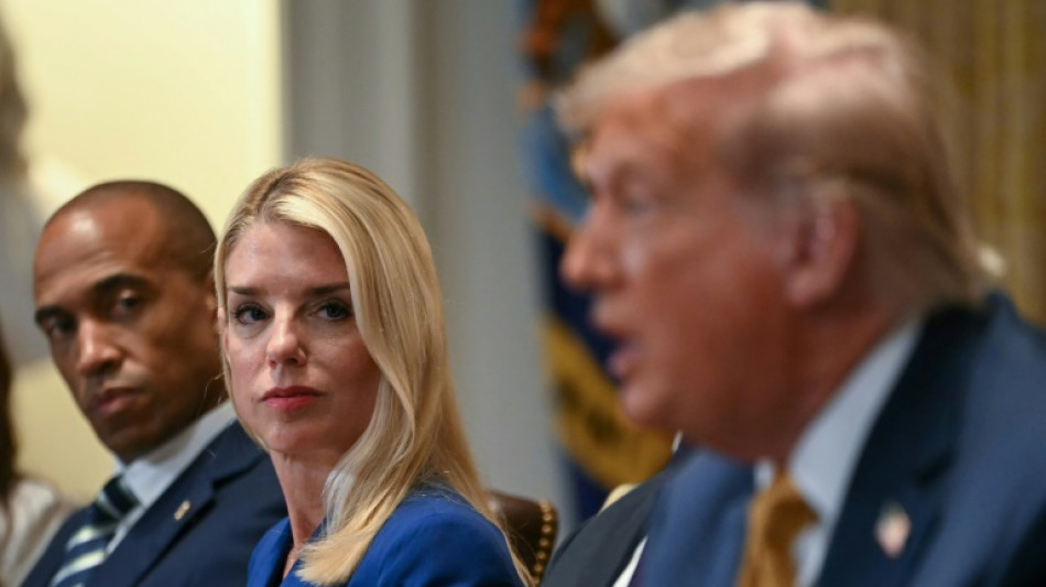 Dans la tourmente, l'administration Trump cherche &agrave; publier des documents de l'affaire Epstein