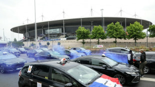 Les taxis toujours "en colère", les VTC visés
