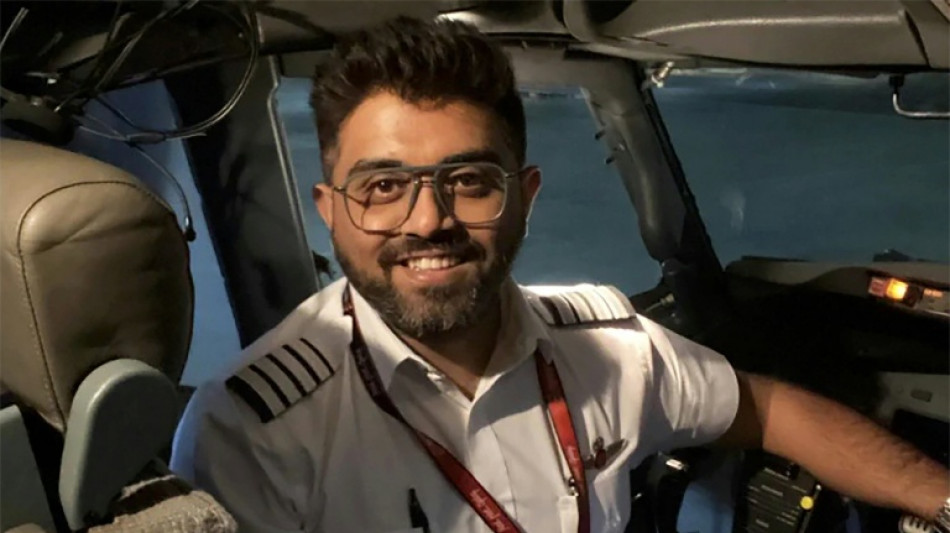 "Wahrer Held": Netanjahu l&auml;dt indischen Piloten des Flydubai-Flugs nach Israel ein