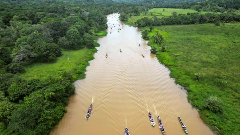 Mulino defiende construir embalse para canal de Panamá ante protestas