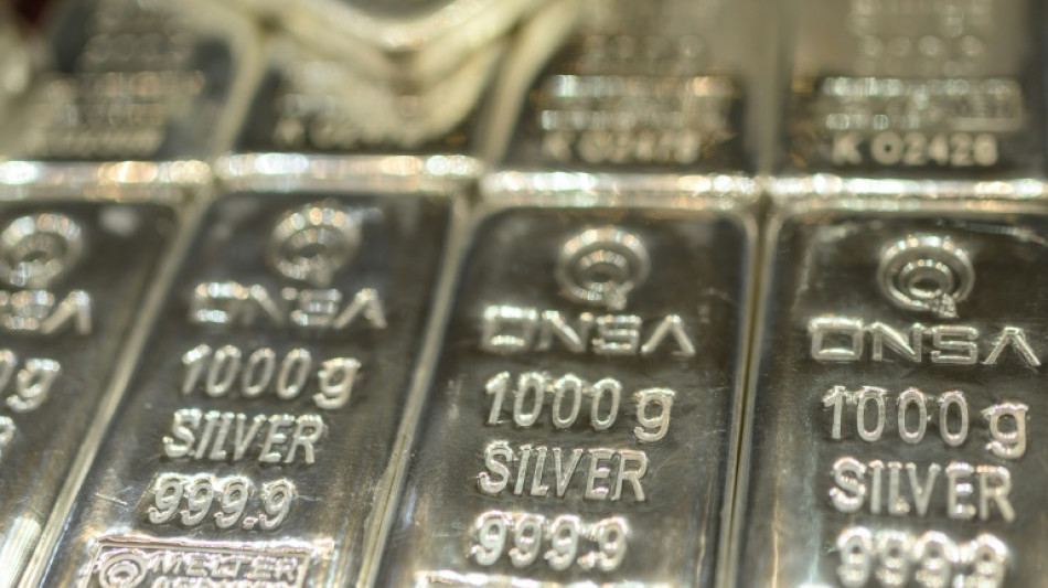 Ouro e prata batem recorde ap&oacute;s investiga&ccedil;&atilde;o do Federal Reserve dos EUA