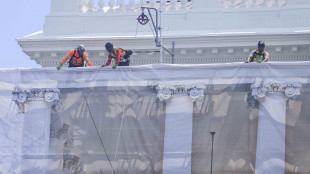 Al via i lavori anche sul lato nord della Casa Bianca, ripulite le colonne