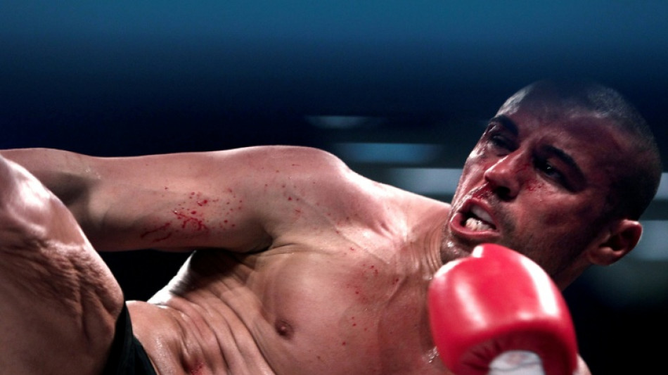 La pelea de exhibici&oacute;n entre Mayweather y Zambiadis fue cancelada, seg&uacute;n la prensa de EEUU