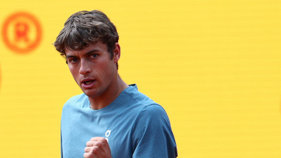 Cobolli batte in rimonta Ugo Carabelli all'esordio a Madrid