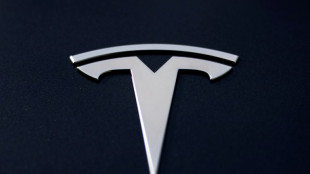 Tesla: le bénéfice net trimestriel baisse, lesté par le repli des ventes de véhicules