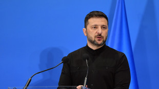 Zelensky, più di 300 droni e oltre 30 missili sull'Ucraina