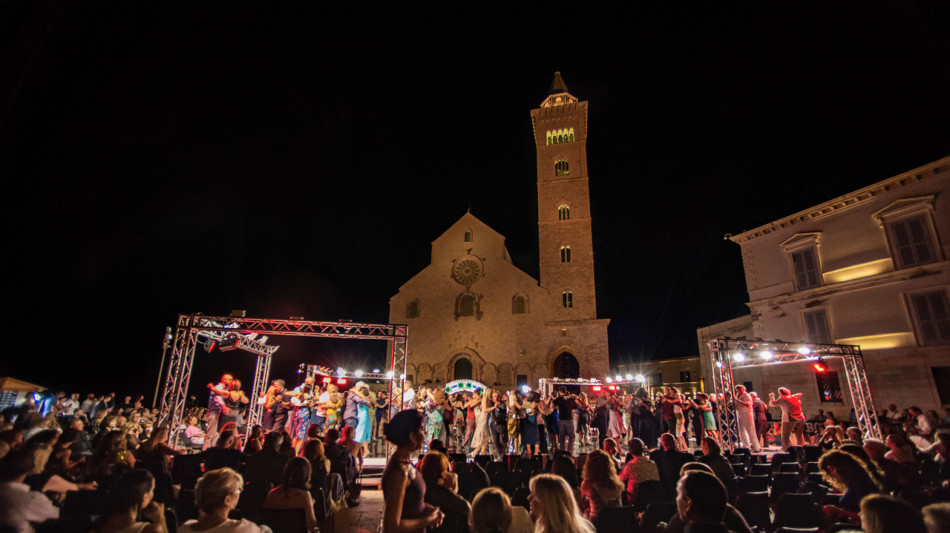 Trani città del tango, si balla ovunque e fino all'alba