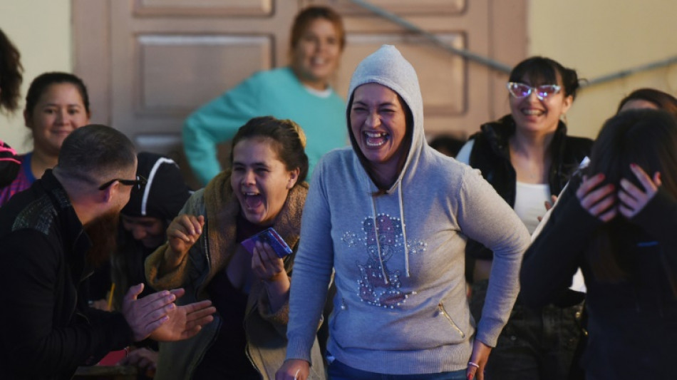 Com&eacute;dia 'stand-up' traz esperan&ccedil;as de reinser&ccedil;&atilde;o social a presidi&aacute;rias no Paraguai