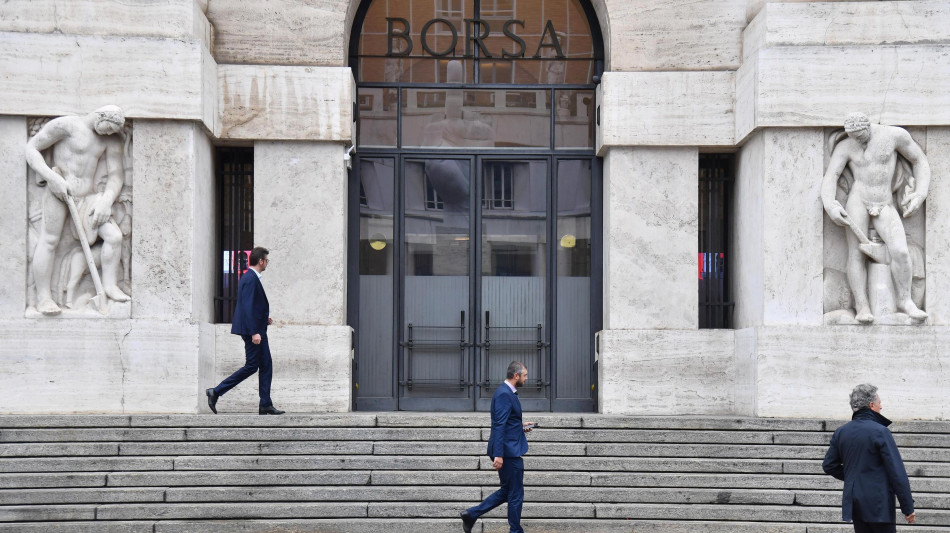 Borsa: Milano sale (+0,95%), balza B. Generali, bene Mediobanca