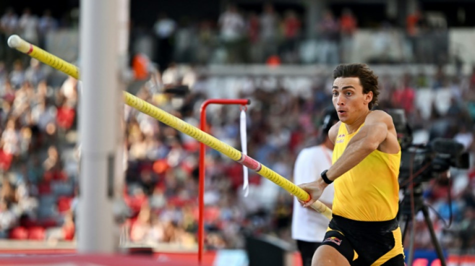 Athlétisme: le perchiste Armand Duplantis porte son record du monde à 6,29 m