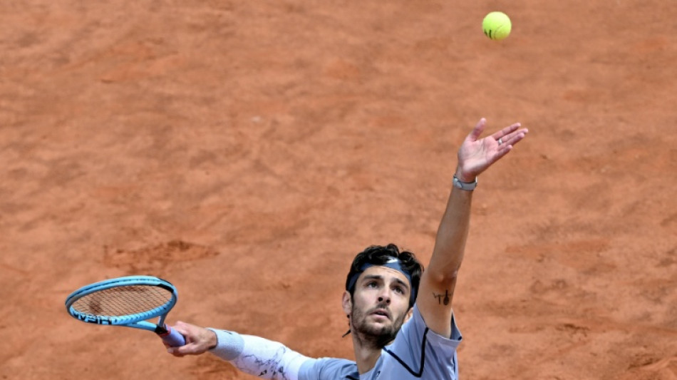 Semifinalista em 2025, Lorenzo Musetti est&aacute; fora de Roland Garros