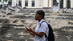 El presidente cubano defiende las nuevas tarifas de internet móvil