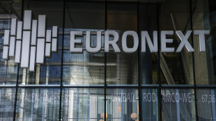 Borsa: Europa in ordine sparso, future positivi, Milano -0,95%