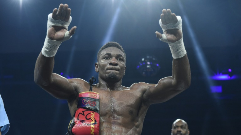 Boxe: Mbilli en salle d'attente pour espérer "titiller" Canelo