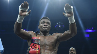 Boxe: Mbilli en salle d'attente pour espérer "titiller" Canelo