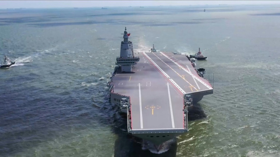 La Chine met en service son troisi&egrave;me porte-avions, symbole de la modernisation de sa marine