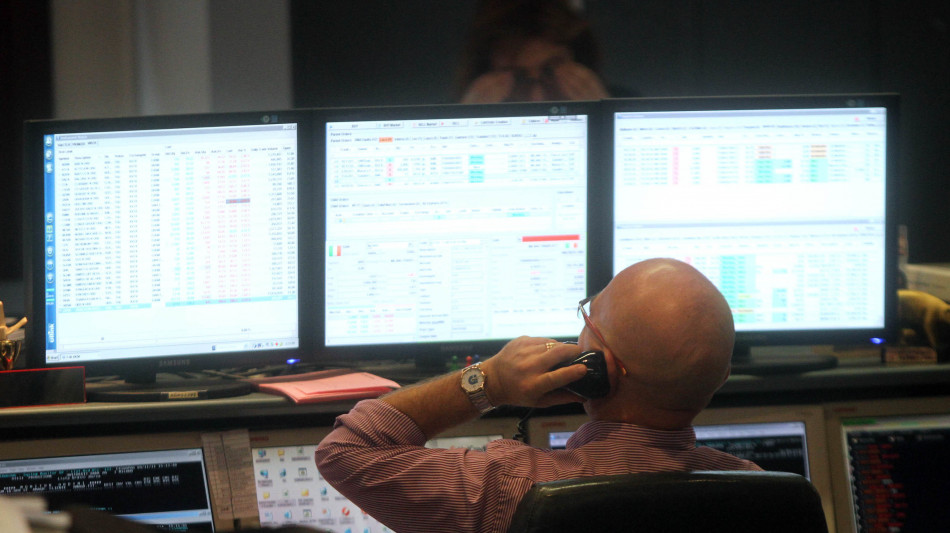 ++ Lo spread Btp-Bund chiude sui minimi dell'anno a 97 punti ++