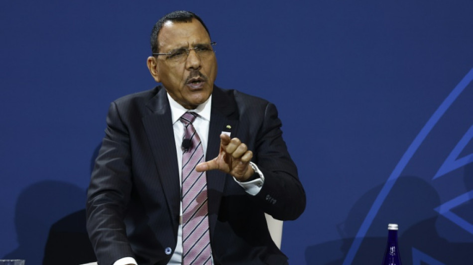 Deposed Niger president's lawyers deny escape bid 