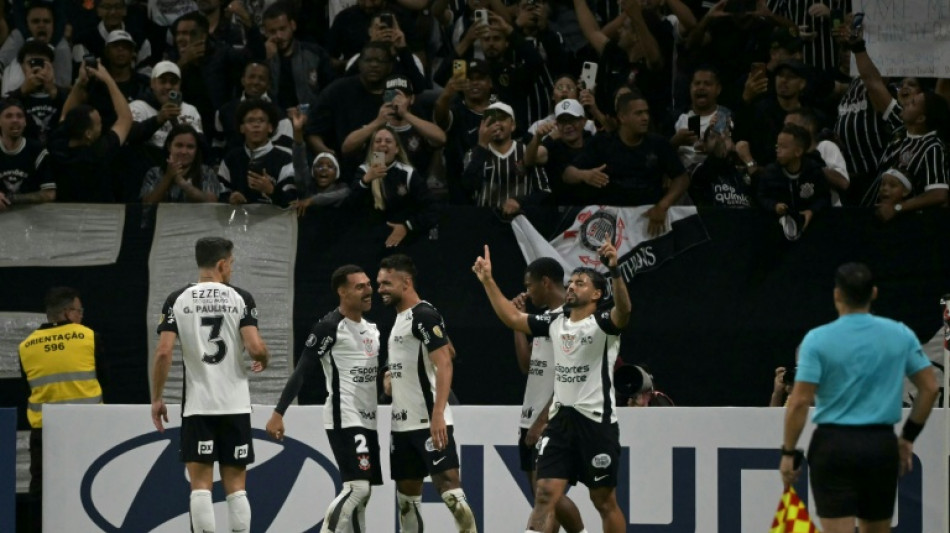 Corinthians vence Santa F&eacute; na Libertadores; Flu e Cruzeiro perdem em casa