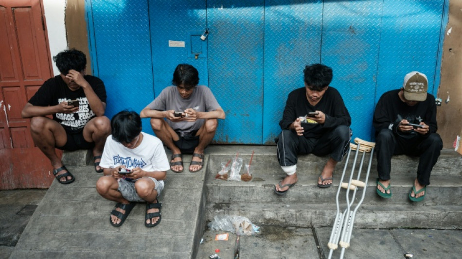 Indon&eacute;sie: 70 millions d'enfants priv&eacute;s de r&eacute;seaux sociaux