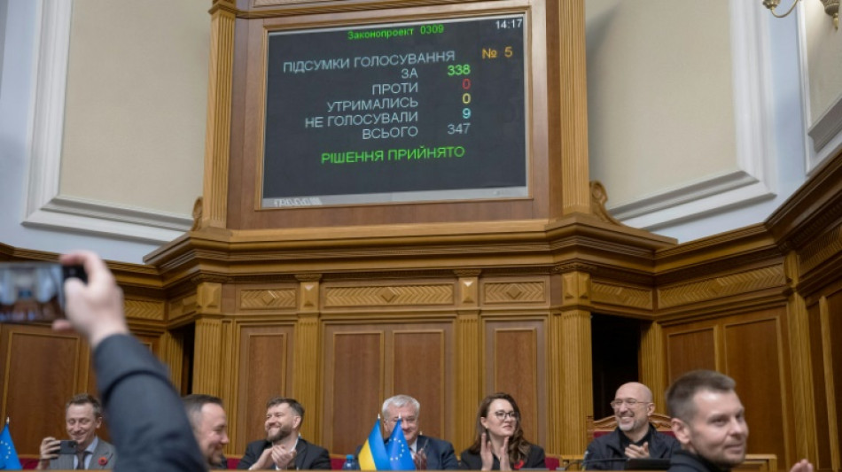 El parlamento de Ucrania ratifica el acuerdo "histórico" con EEUU sobre los minerales
