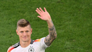Kroos erh&auml;lt Bundesverdienstkreuz in Madrid