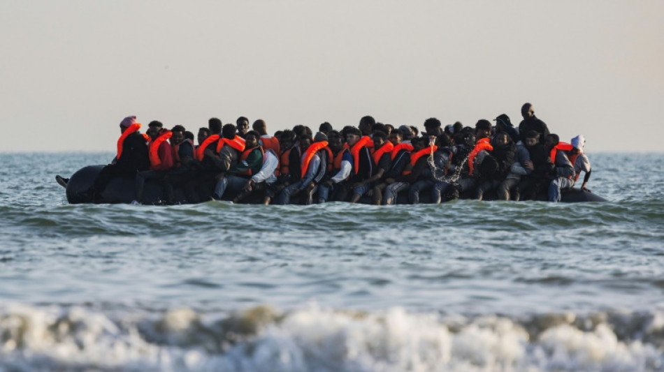 Un centenar de migrantes son rescatados en el canal de la Mancha en dos días