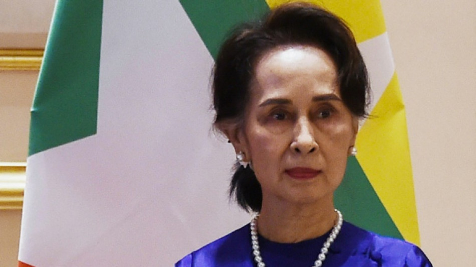 Birmanie: trois ans de prison suppl&eacute;mentaires pour Aung San Suu Kyi