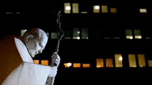 Vatikan: Schwer kranker Papst erleidet erneut "Atemkrise"
